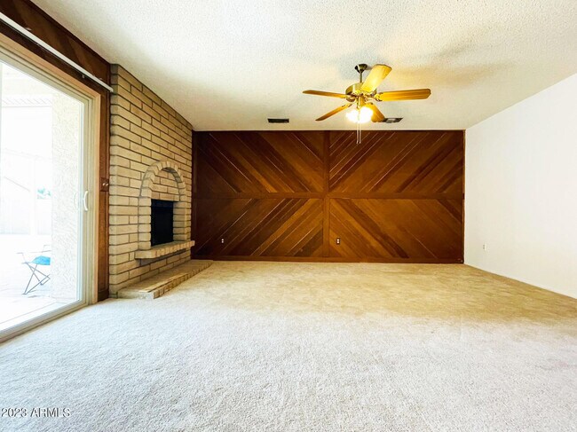 Building Photo - 2943 E Gable Cir