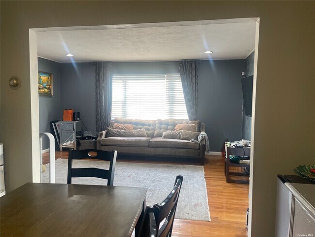 Foto del edificio - 321 Southwood Cir