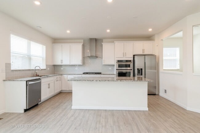 Building Photo - 3928 Gold Cup Ln