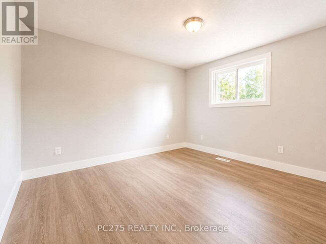 Building Photo - 49 Caprice Crescent