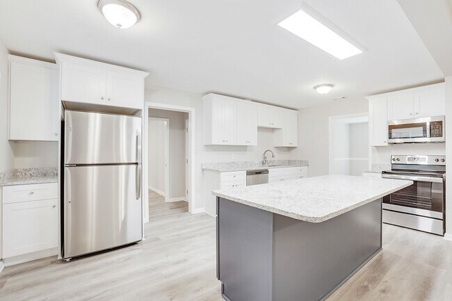 Foto del edificio - 2345 Crestknoll Cir