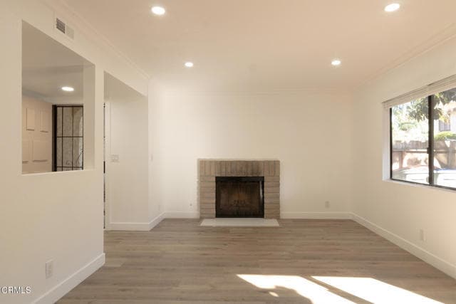 Building Photo - 364 E Bard Rd