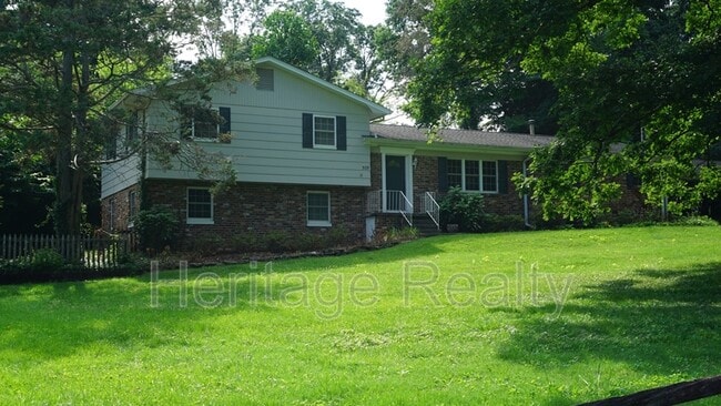 Photo - 529 Bardon Rd NW House