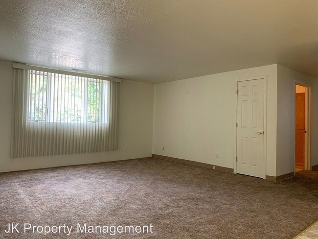 Building Photo - 1612 Sand Ct