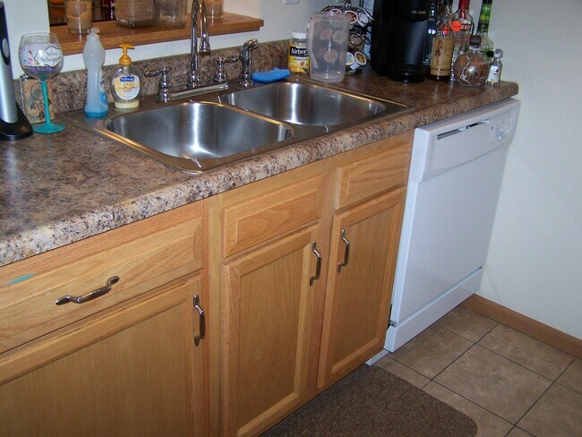 Foto del edificio - 1341 Garfield Ave