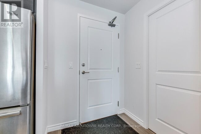 Building Photo - 85 E Liberty St