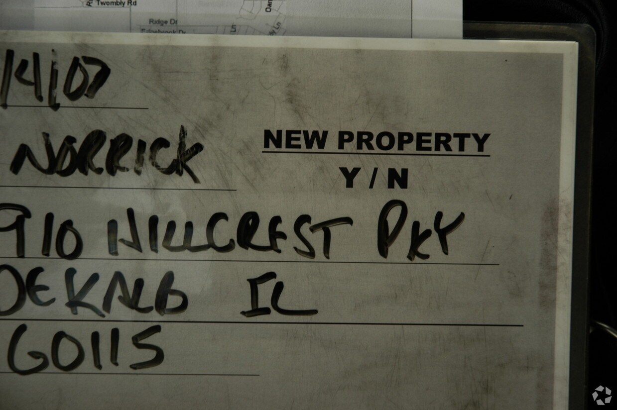  - 910 W Hillcrest Dr