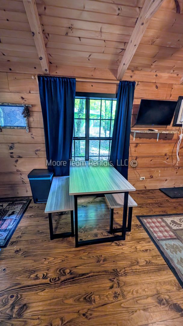 Foto del edificio - 1/1 Cabin w/ Loft in Small Community