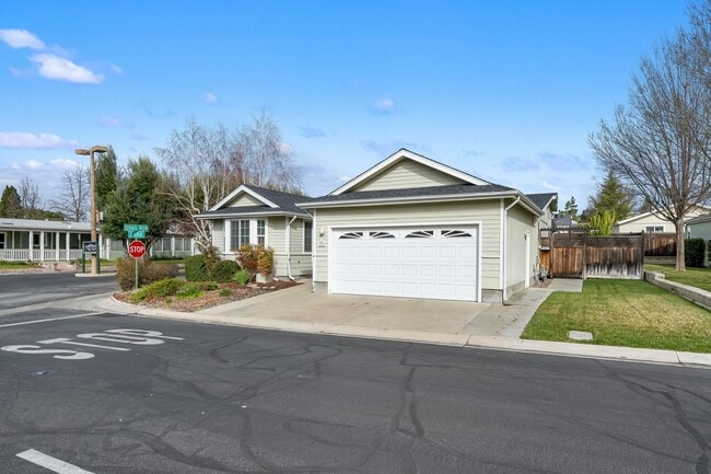 Building Photo - 55 & Older Community Large 3/2 Home in