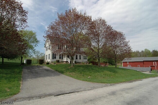 Building Photo - 146 Old Prospect School Rd