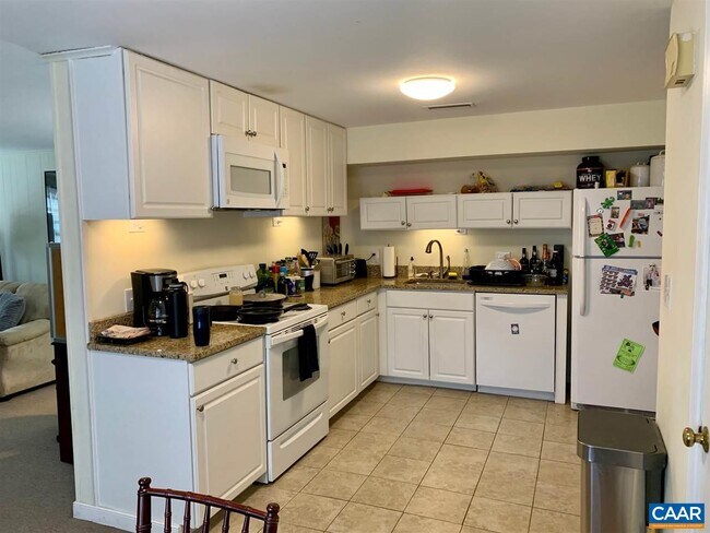 Building Photo - 317 Montebello Cir