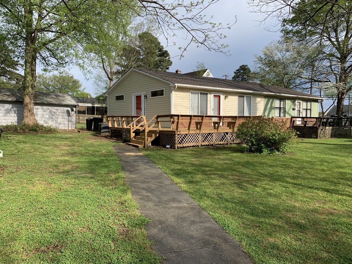 Primary Photo - 703 E Whitaker Mill Rd