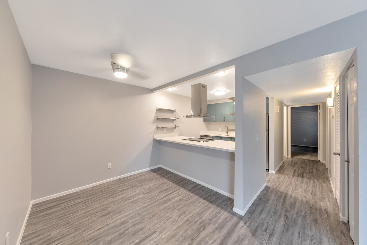 Foto principal - Modern Remodeled 2 Bedroom 2 Full Bath in ...