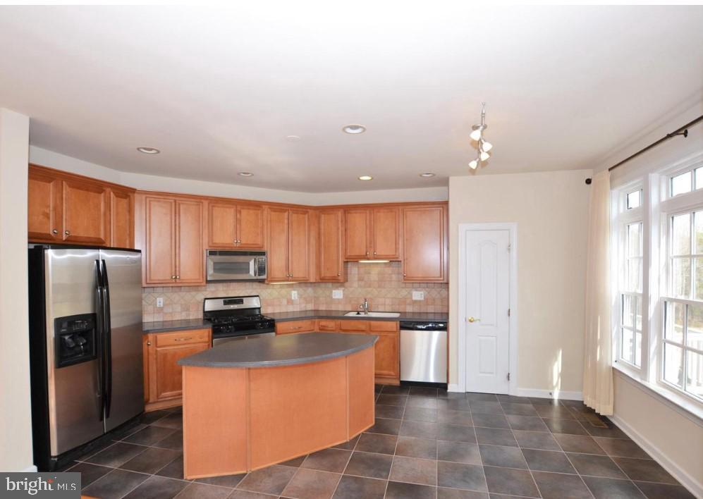 Primary Photo - 10617 Bristow Station Dr