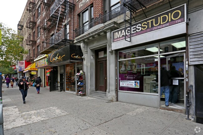 Building Photo - 114 Nagle Ave