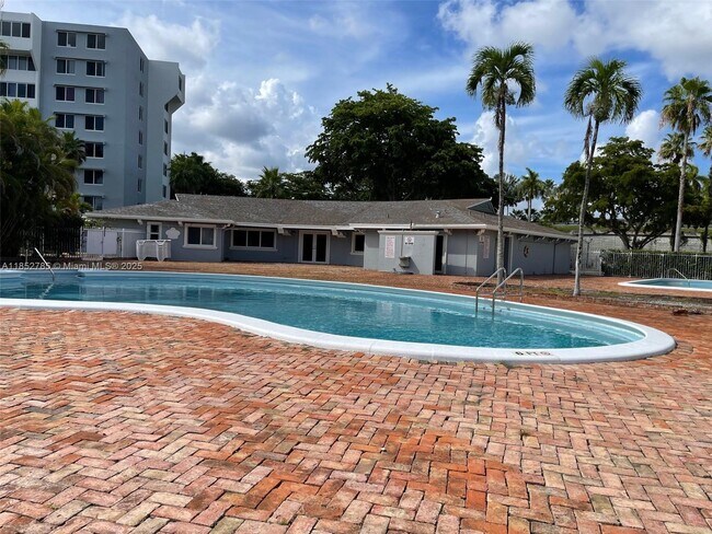 Foto del edificio - 9143 SW 77th Ave
