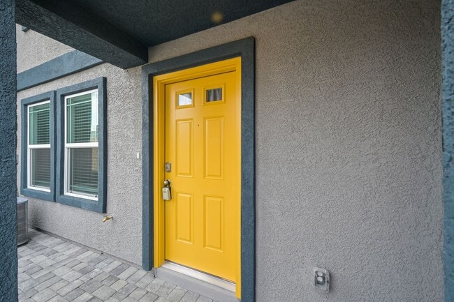 Building Photo - Brand New Townhouse!!! All Appliances incl...