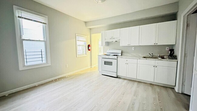 Foto del edificio - 175 N Main St