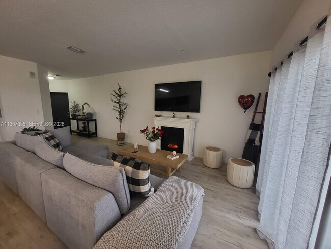 Foto del edificio - 15520 SW 136th St