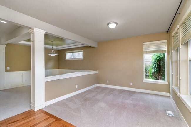 Foto del edificio - 5Bd/3Ba Lynnwood House