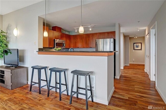 Foto del edificio - 500 Elliott Ave W