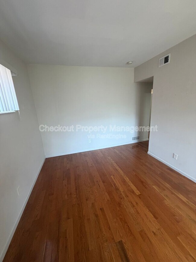 Foto del edificio - 5535 Pershing Ave
