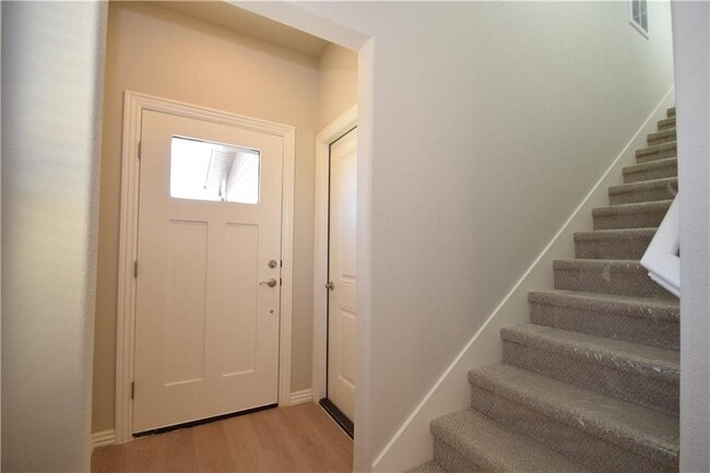 Building Photo - 1604 SW Poigai Wy