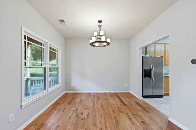 Building Photo - 973 Odessa Dr
