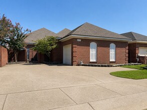 Building Photo - 6121 Bell Rd Manor