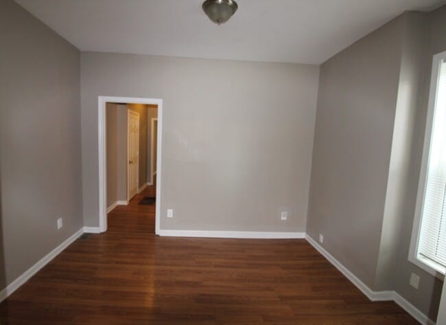 Building Photo - 392 N Garfield Ave