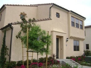 Building Photo - 85 Painted Trellis