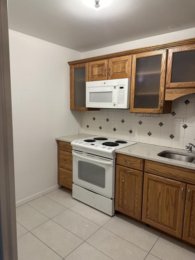 Building Photo - 0 bedroom in Chicago IL 60615
