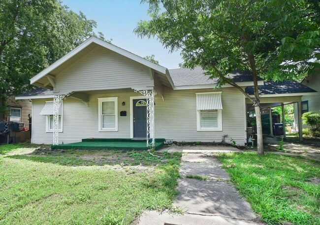 Building Photo - 3814 Roberts St
