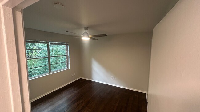 Building Photo - 2941 Caldwell Rd NE