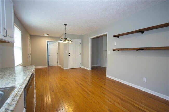 Building Photo - 374 McGiboney Rd