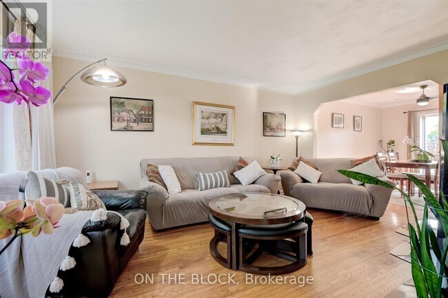 Photo du bâtiment - 534 Midland Ave