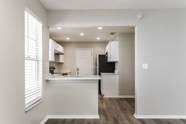 Building Photo - 130 Forrell Ave