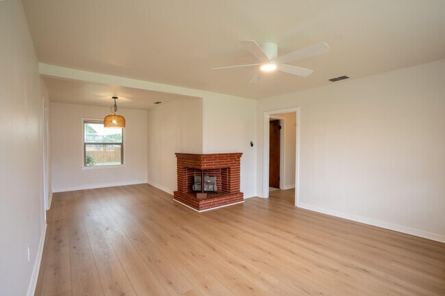 Building Photo - 3808 33rd St