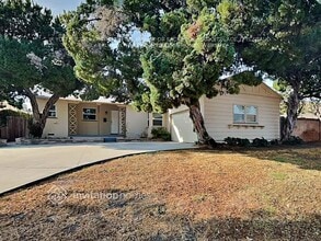 Building Photo - 20252 Archwood St