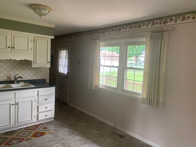 Foto del edificio - 2829 Hillside Dr