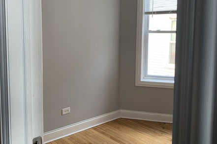 Foto del edificio - 3705 W Montrose Ave