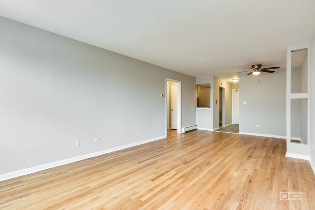 2411 W Fitch - 1 Bed - 2411 West Fitch