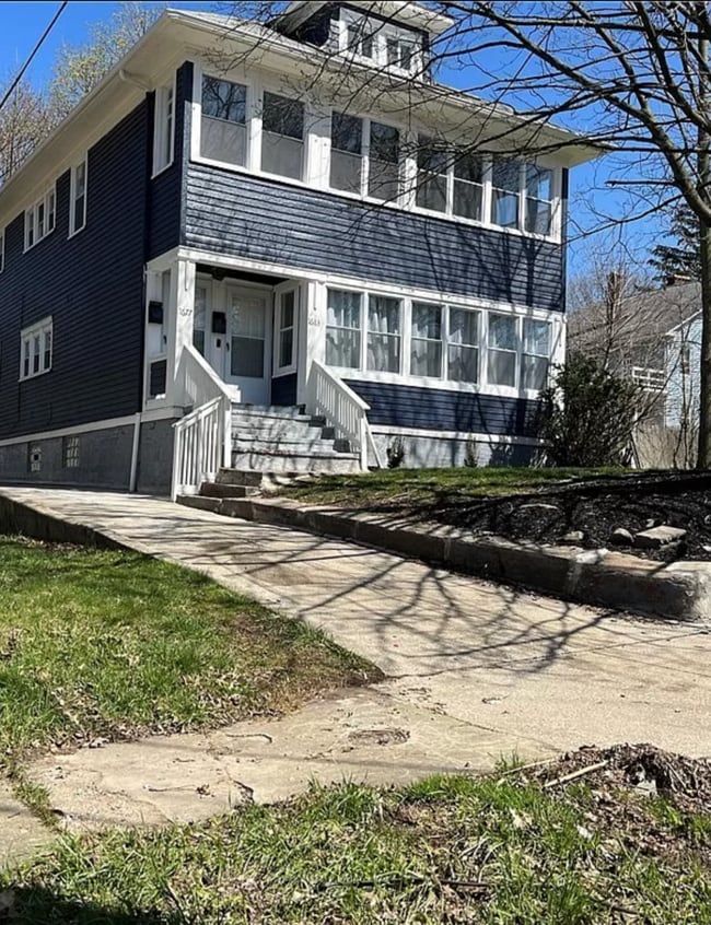 Building Photo - 1683 Colonial Dr