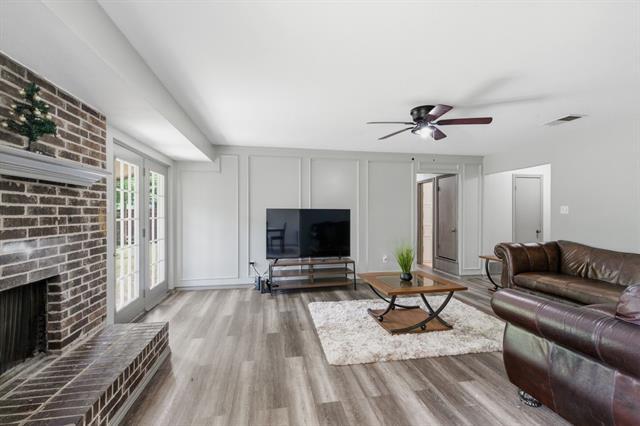 Foto del edificio - 5315 Iris Ln