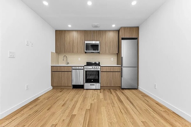 Building Photo - 104 Bayard St