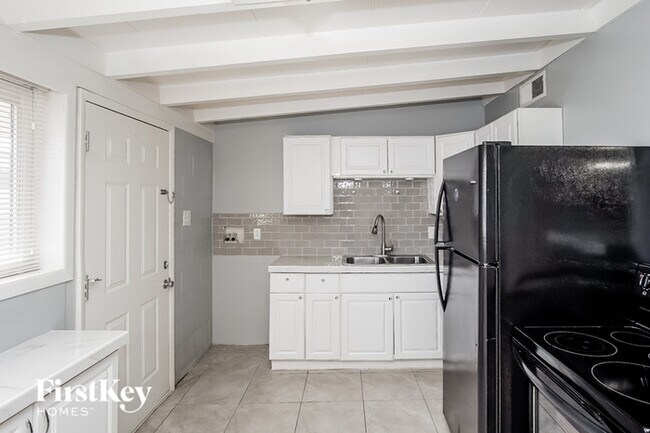 Foto del edificio - 213 Hillcrest Dr