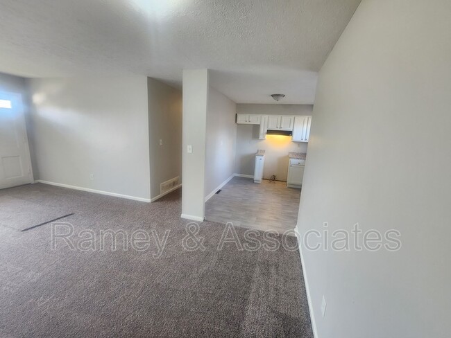 Building Photo - 4502 Broadleaf Dr