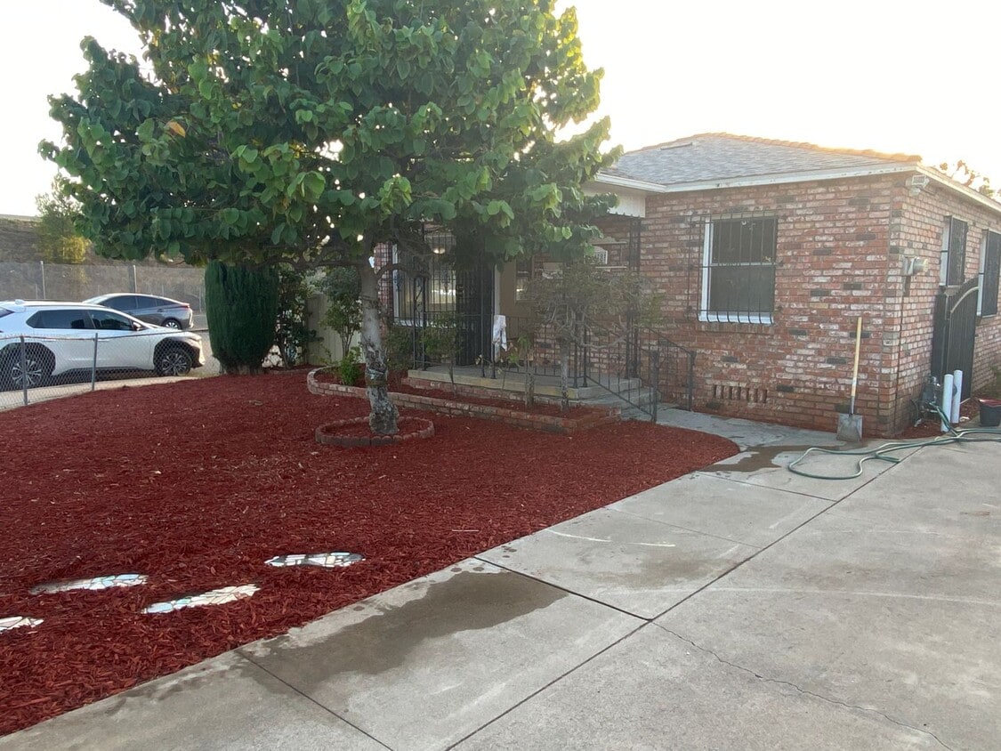 668 Ballantyne St, El Cajon, CA 92021 Townhome Rentals in El Cajon CA