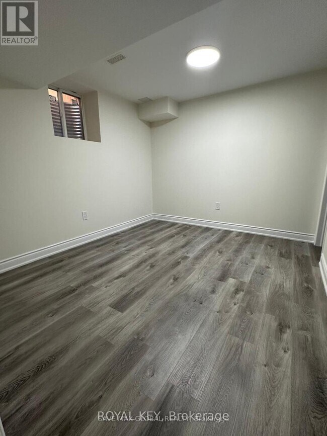 Photo du bâtiment - 28 Kalmia Rd