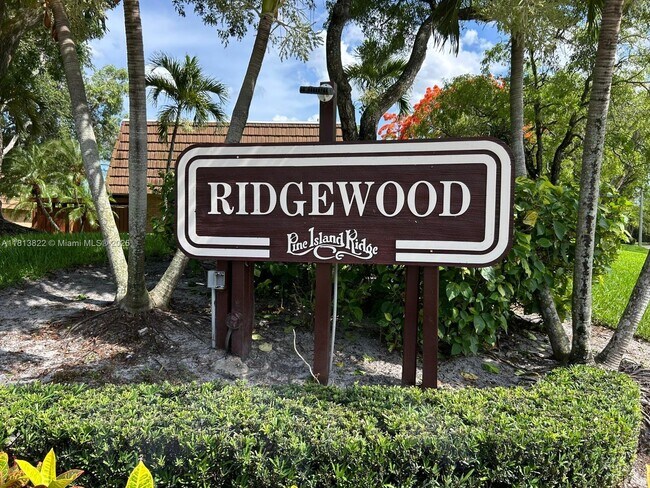 Foto del edificio - 9106B SW 20th St